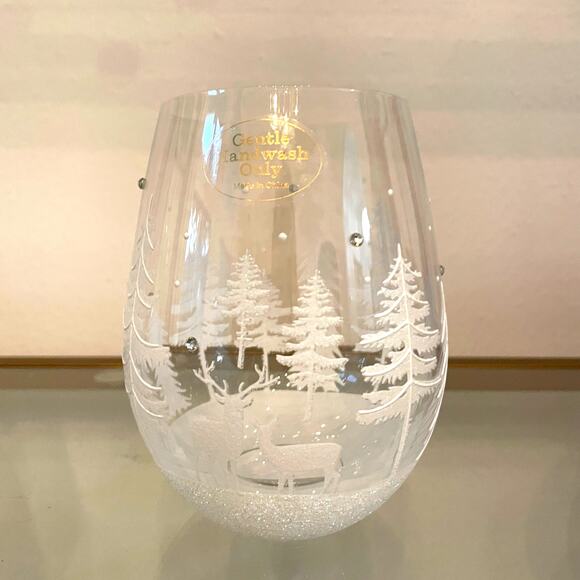 Set of 2 Stemless Wine Glasses Hand Painted White Christmas Trees Snow New - Picture 2 of 12